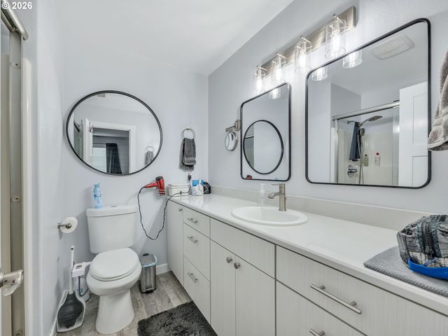 320 SOUTH St, Astoria, OR 97103