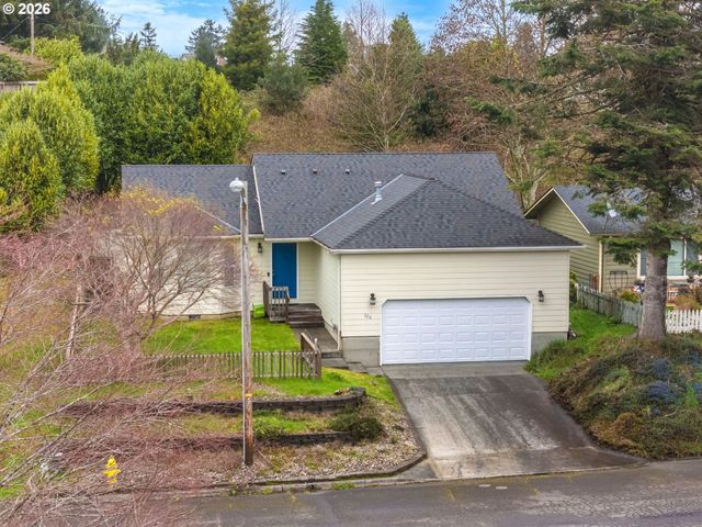 320 SOUTH St, Astoria, OR 97103