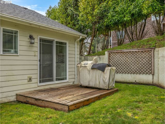 320 SOUTH St, Astoria, OR 97103