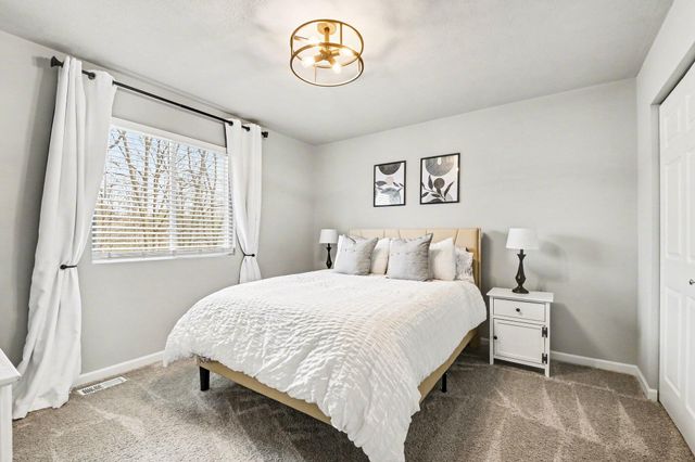 375 N Tannenbaum Trail NE, Cedar Springs, MI 49319