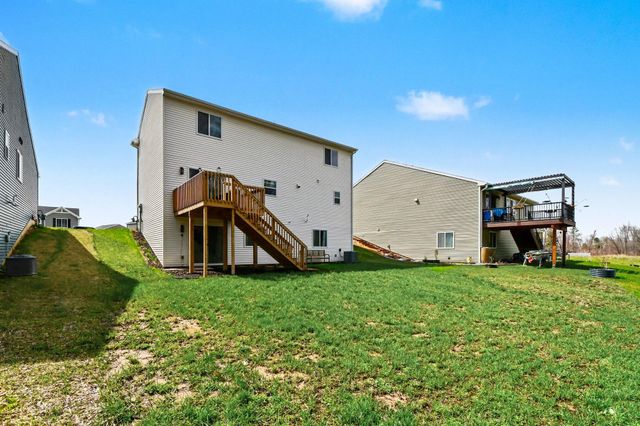 375 N Tannenbaum Trail NE, Cedar Springs, MI 49319