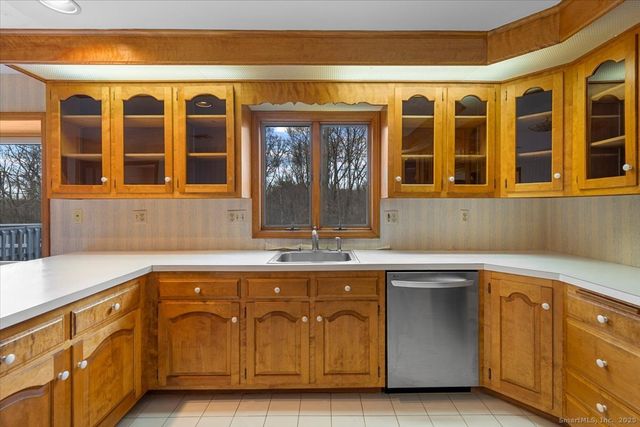 501 Radmere Road, Cheshire, CT 06410