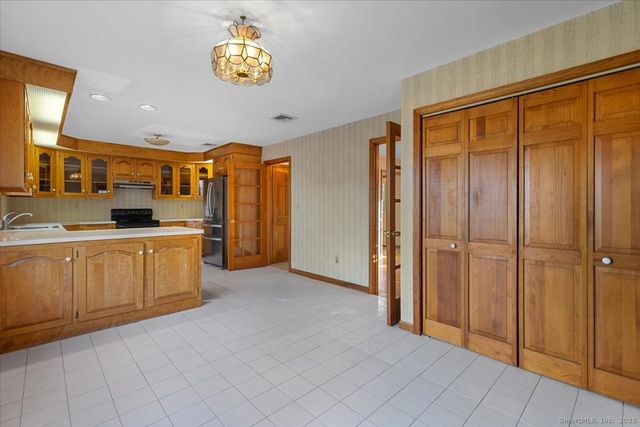 501 Radmere Road, Cheshire, CT 06410