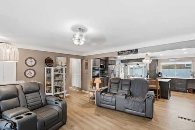 31467 Wellston Drive, Warren, MI 48093