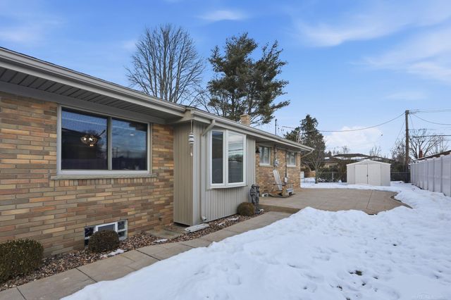 31467 Wellston Drive, Warren, MI 48093