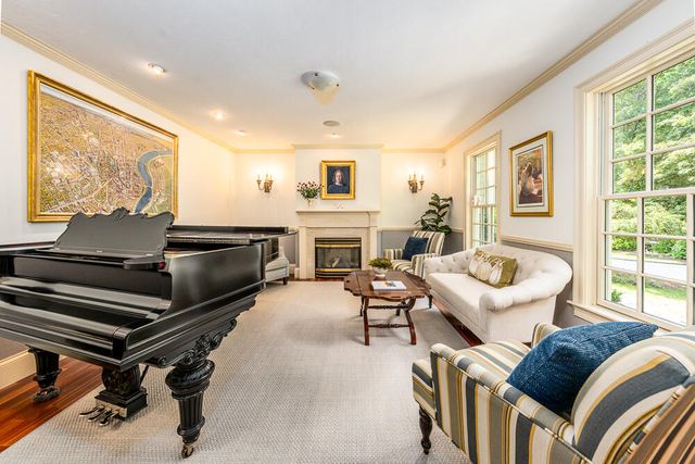 5 Pine Street, Sandwich, MA 02563
