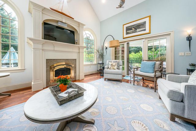 5 Pine Street, Sandwich, MA 02563