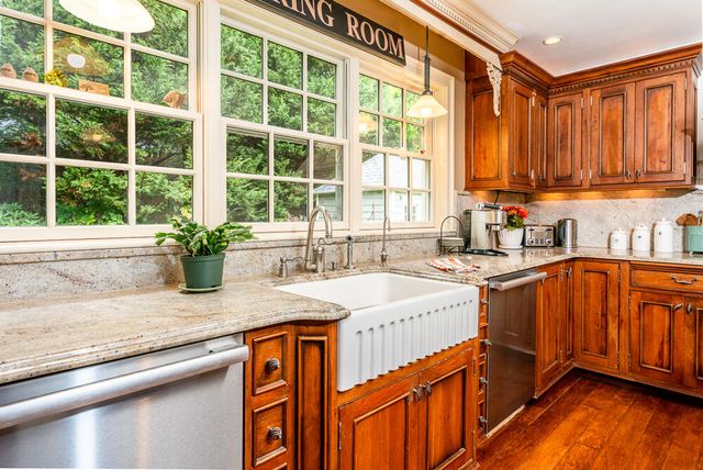 5 Pine Street, Sandwich, MA 02563