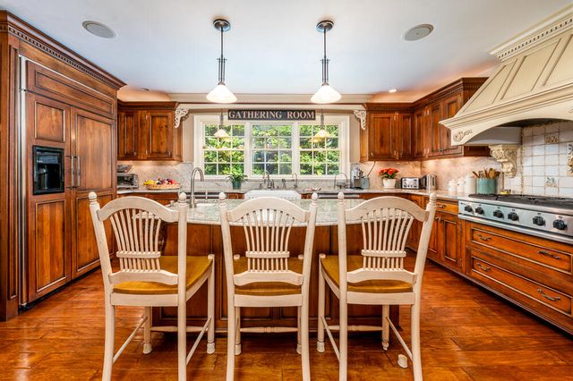 5 Pine Street, Sandwich, MA 02563