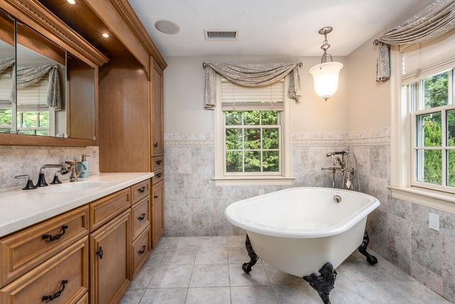 5 Pine Street, Sandwich, MA 02563