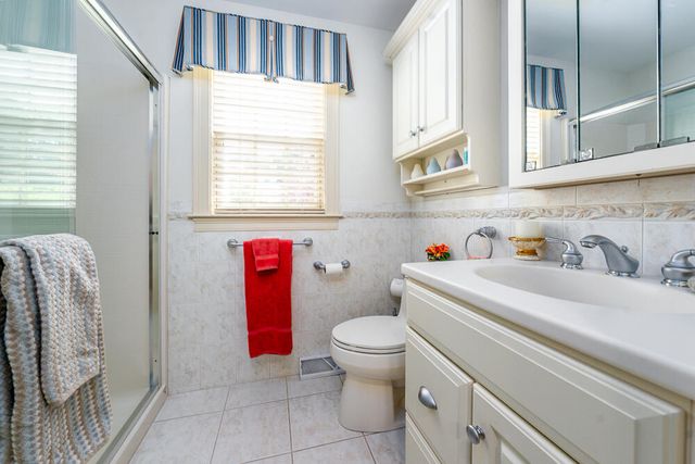 5 Pine Street, Sandwich, MA 02563