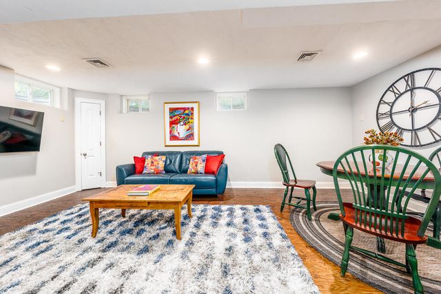 5 Pine Street, Sandwich, MA 02563