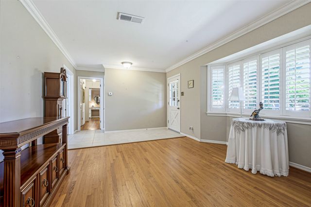200 N Weatherred Drive, Richardson, TX 75080