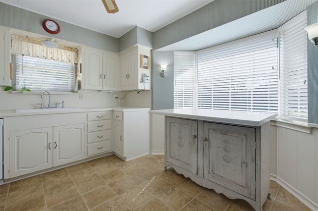 200 N Weatherred Drive, Richardson, TX 75080