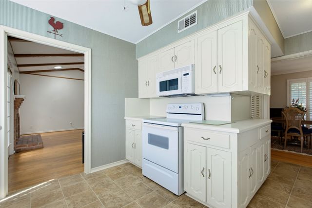 200 N Weatherred Drive, Richardson, TX 75080