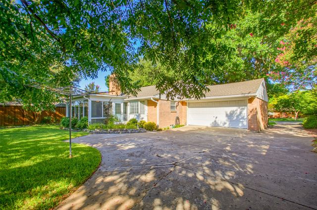200 N Weatherred Drive, Richardson, TX 75080