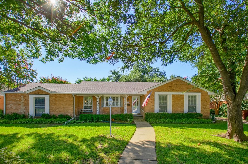 200 N Weatherred Drive, Richardson, TX 75080