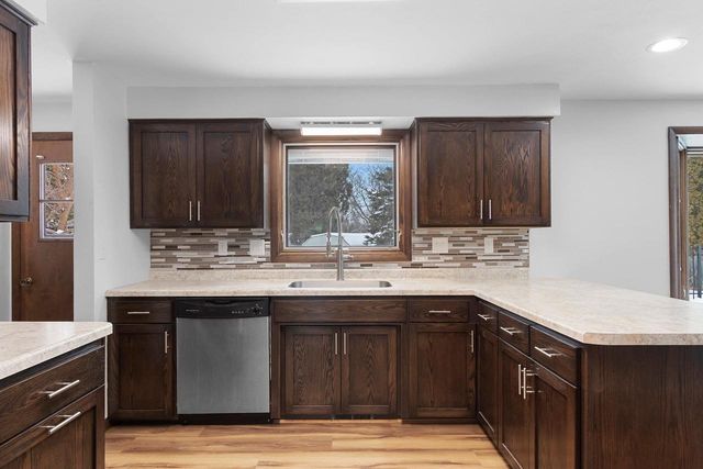 2560 ST STEVEN COURT, Green Bay, WI 54304