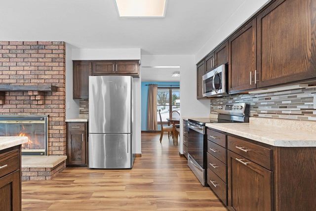 2560 ST STEVEN COURT, Green Bay, WI 54304