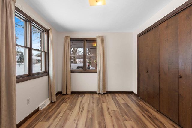 2560 ST STEVEN COURT, Green Bay, WI 54304