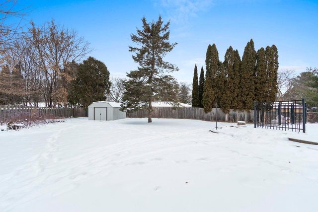 2560 ST STEVEN COURT, Green Bay, WI 54304