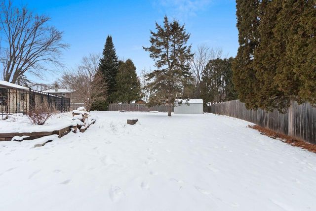 2560 ST STEVEN COURT, Green Bay, WI 54304