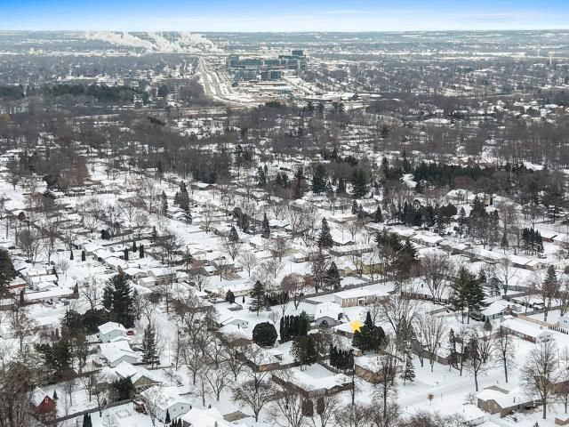 2560 ST STEVEN COURT, Green Bay, WI 54304