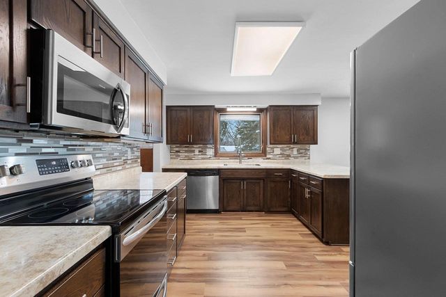 2560 ST STEVEN COURT, Green Bay, WI 54304