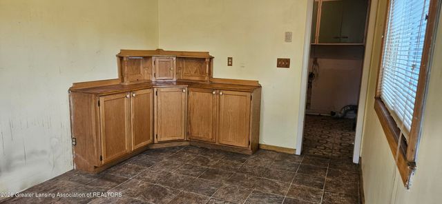 3220 W Miller Road, Lansing, MI 48911