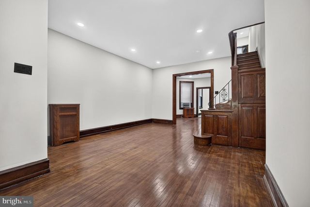 5452 CATHARINE ST, Philadelphia, PA 19143