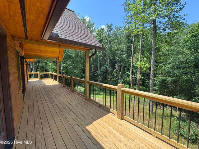 109 Chestnut Oaks Drive, Murphy, NC 28906