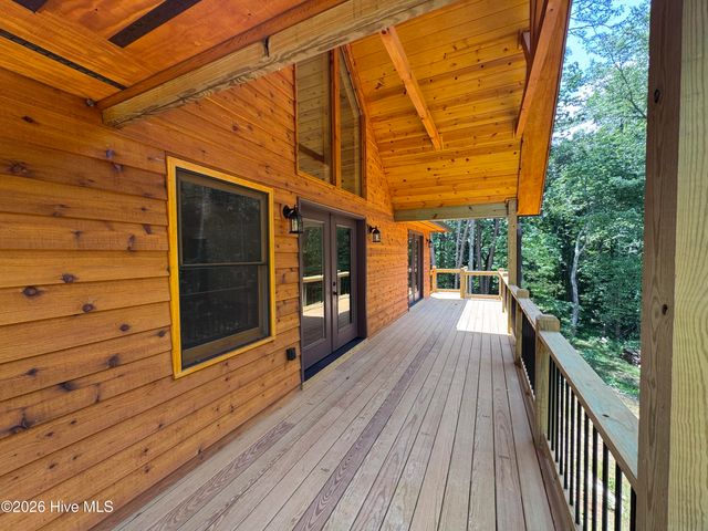 109 Chestnut Oaks Drive, Murphy, NC 28906