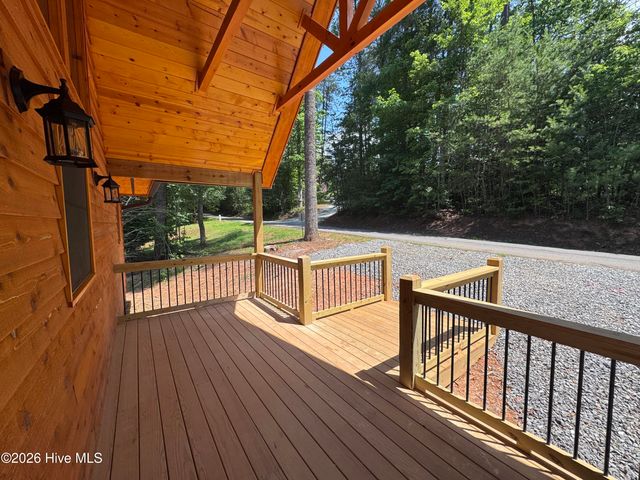 109 Chestnut Oaks Drive, Murphy, NC 28906