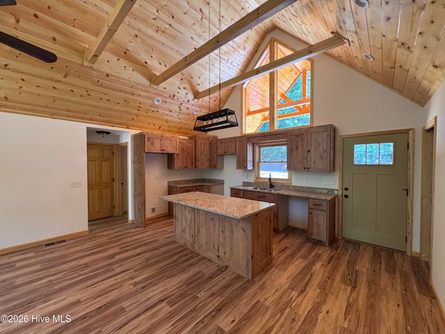109 Chestnut Oaks Drive, Murphy, NC 28906
