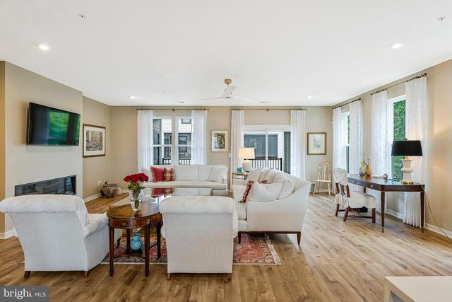 4149 RED MULBERRY DR, Fairfax, VA 22033