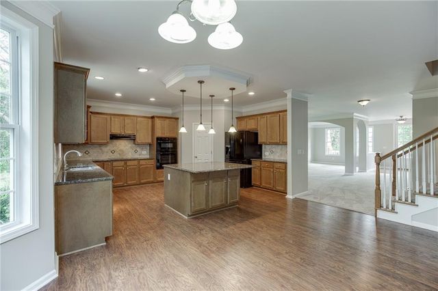 5971 Peacock Lane, Hoschton, GA 30548