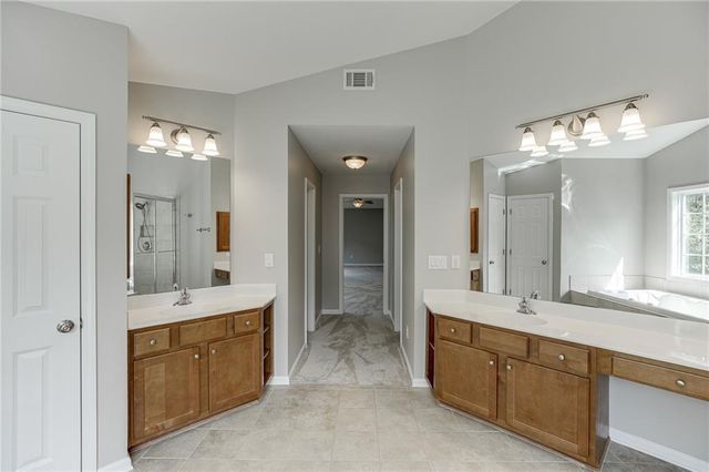 5971 Peacock Lane, Hoschton, GA 30548