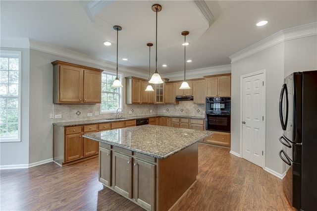 5971 Peacock Lane, Hoschton, GA 30548