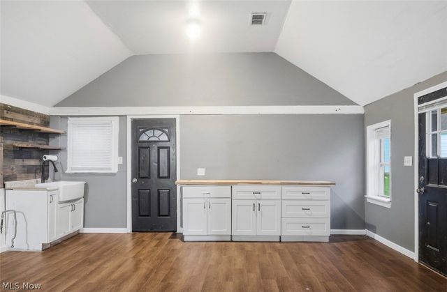 153 N Dunlap Avenue, Youngstown, OH 44509