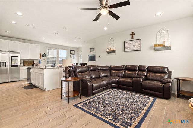330 Delta Crest, Maxwell, TX 78656