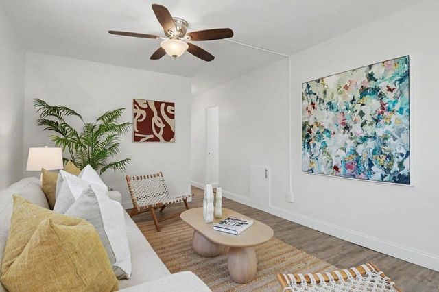 802 Vanderbilt Pl, San Diego, CA 92103