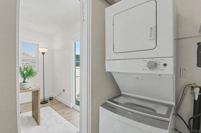 802 Vanderbilt Pl, San Diego, CA 92103