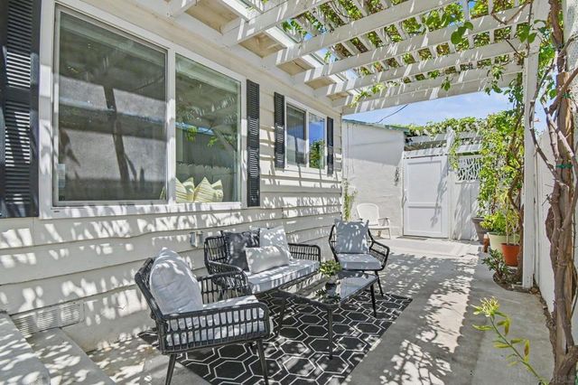 802 Vanderbilt Pl, San Diego, CA 92103