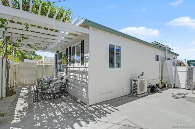 802 Vanderbilt Pl, San Diego, CA 92103