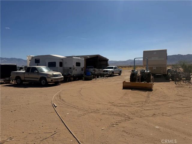 1 North Side, Lucerne Valley, CA 92356