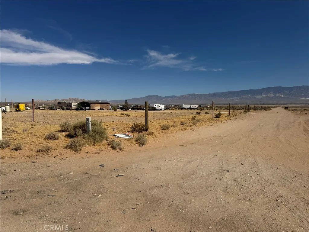 1 North Side, Lucerne Valley, CA 92356