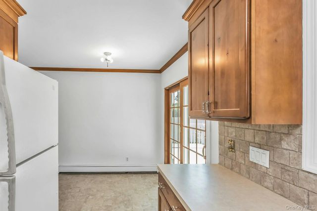14 Prade Lane, Massapequa Park, NY 11762