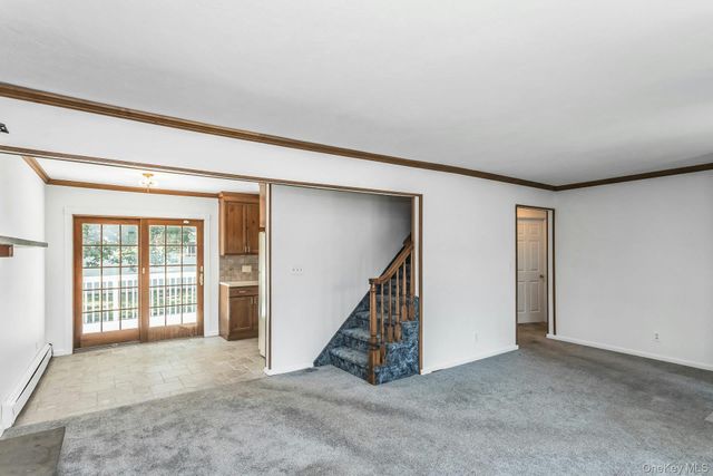 14 Prade Lane, Massapequa Park, NY 11762