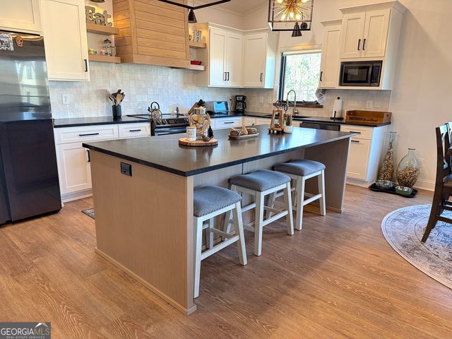 73 Yacht Club Pointe, Hartwell, GA 30643