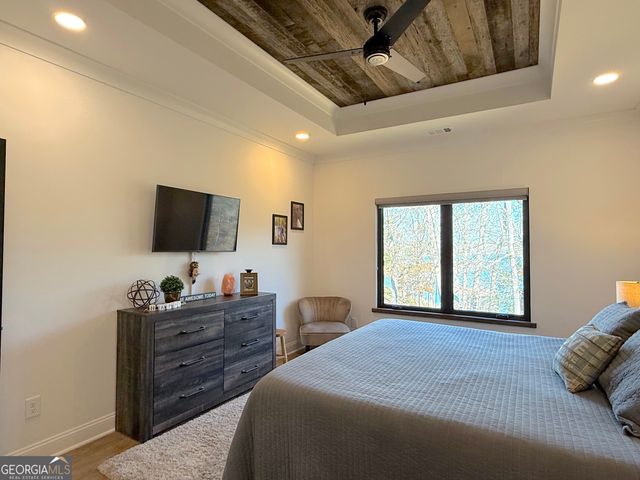 73 Yacht Club Pointe, Hartwell, GA 30643